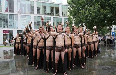 �I�N����